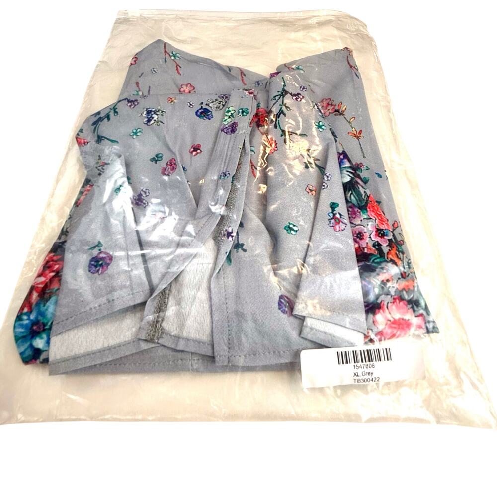 NIB Grey Background Floral Print Short Sleeve Popover Top Lightweight Round Neck - Picture 16 of 16